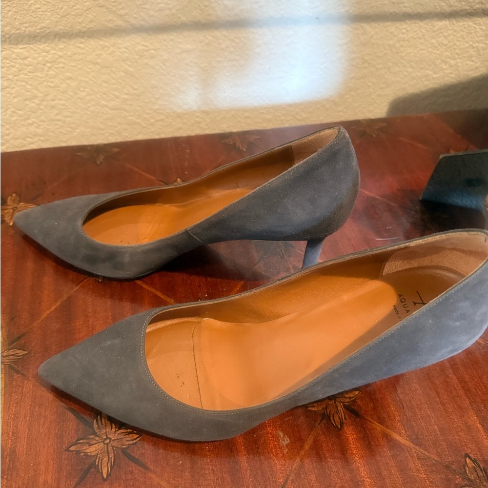 Aquatalia Gray Suede Heels with Pointed Toe
